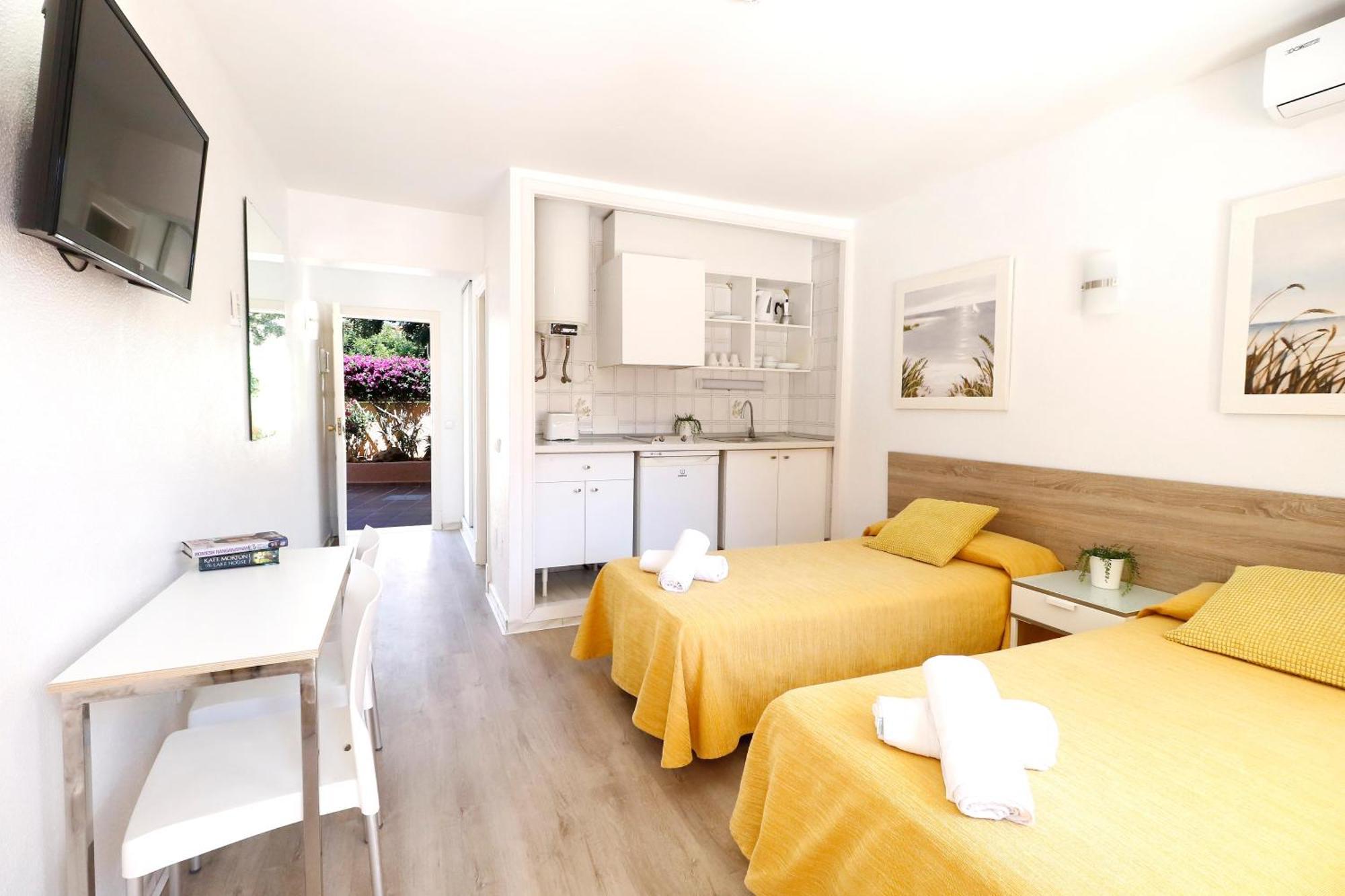 Naika Studios & Apartments Palma Nova  Luaran gambar